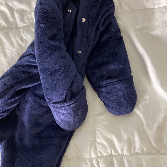 Pooh bunting with mitts - Picture 5 of 11